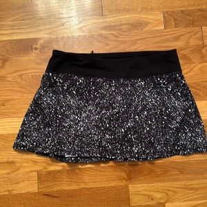 Lululemon Black spotted tennis skirt size 6